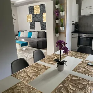 Gabrielle2 Apartman Дебрецен